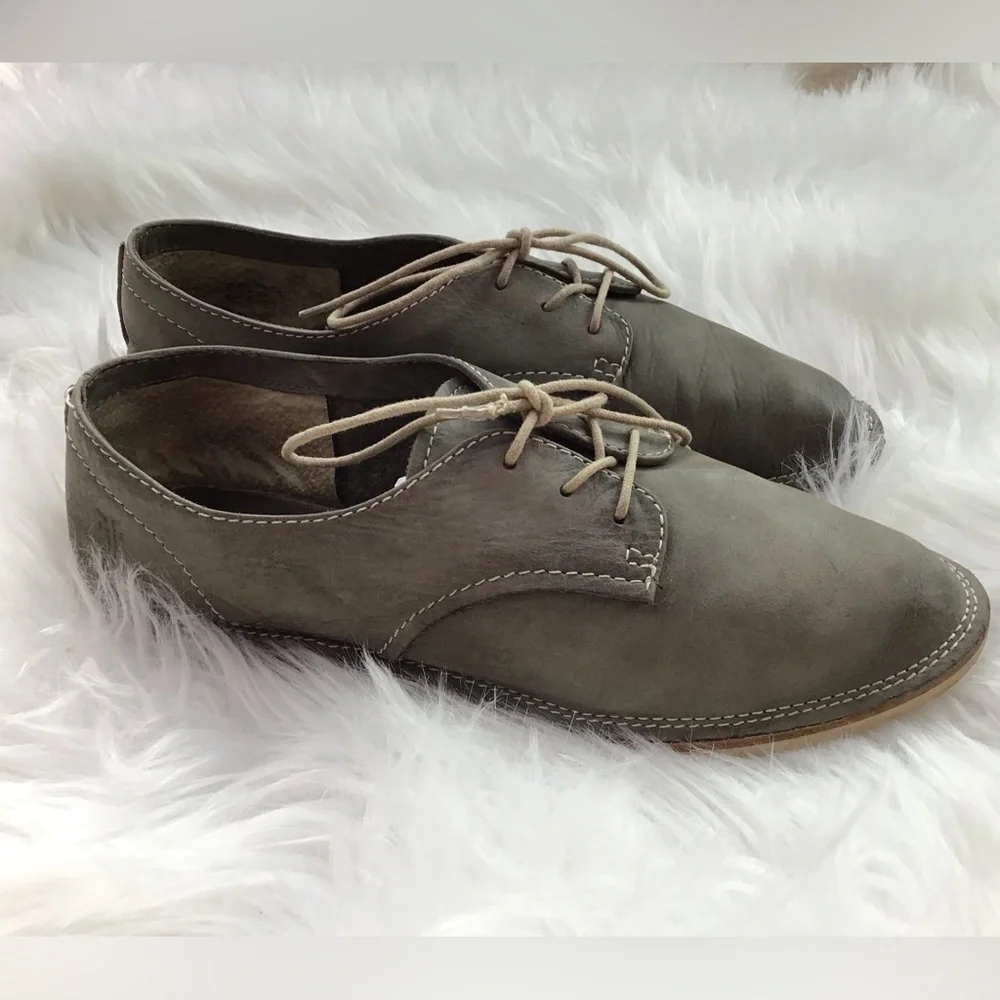 Frye chic effortlessly